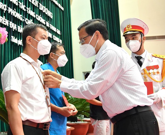 Chủ tịch UBND TPHCM Phan Văn Mãi: Thành phố đang lấy lại sức sống và nhịp đập trái tim của một cơ thể đang hồi sinh ảnh 2