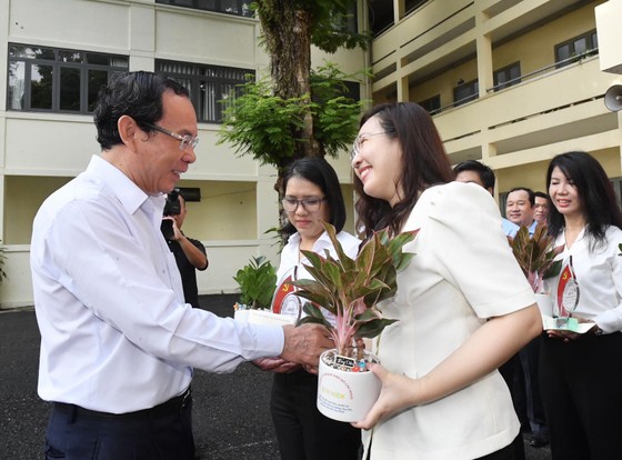 Thành ủy TPHCM khen thưởng 7 cá nhân kể chuyện dưới cờ về học và làm theo Bác ảnh 3
