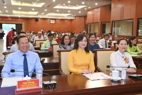 Chủ tịch UBND TPHCM Phan Văn Mãi: Đầy đủ cơ sở pháp lý và cần thiết ban hành Nghị quyết của HĐND TPHCM thực hiện Nghị quyết 98 ảnh 2