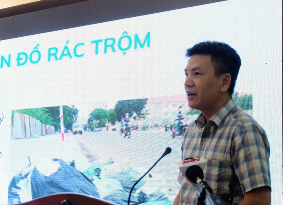 Ông Nguyễn Trọng Minh, Tổng Giám đốc Công ty Cổ phần Công nghệ Grac giới thiệu về giải pháp giảm thiểu rác đổ trộm, rác mồ côi bằng ứng dụng Grac ảnh 3
