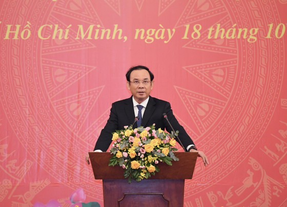 Bí thư Thành ủy TPHCM Nguyễn Văn Nên phát biểu chào mừng hội nghị. Ảnh VIỆT DŨNG ảnh 2