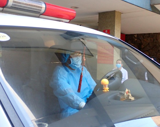 Diễn tập 2 tình huống khẩn cấp tiếp nhận bệnh nhân nhiễm virus Corona ảnh 4