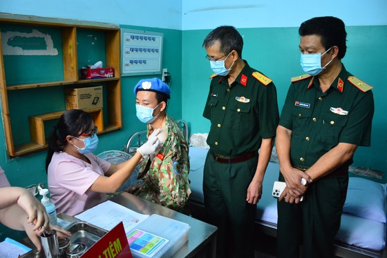 64 cán bộ, chiến sĩ Bệnh viện Dã chiến 2.3 tiêm vaccine Covid-19 trước khi lên đường đến Nam Sudan ảnh 1 64 cán bộ, chiến sĩ Bệnh viện Dã chiến 2.3 tiêm vaccine Covid-19 trước khi lên đường đến Nam Sudan ảnh 1