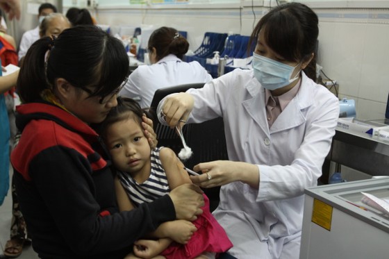 Trẻ tiêm ngừa vaccine ở Viện Pasteur TPHCM