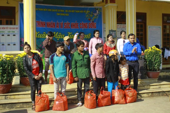 Tuổi trẻ Quảng Ngãi mang xuân đến vùng cao Sơn Tây ảnh 1