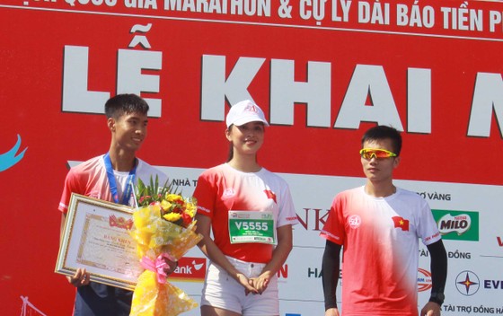 Sôi động Giải vô địch quốc gia Marathon và cự ly dài Báo Tiền Phong lần thứ 61 ảnh 8 Sôi động Giải vô địch quốc gia Marathon và cự ly dài Báo Tiền Phong lần thứ 61 ảnh 8