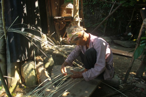 Chuyện người đàn ông hơn 45 năm sống biệt lập giữa núi rừng ảnh 4