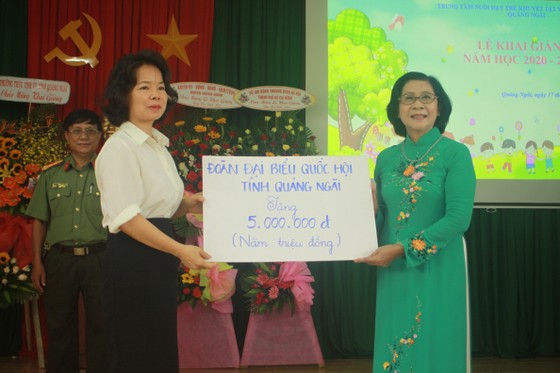Khoảng 2 tỷ đồng hỗ trợ Trung tâm Nuôi dạy trẻ khuyết tật Võ Hồng Sơn ảnh 8