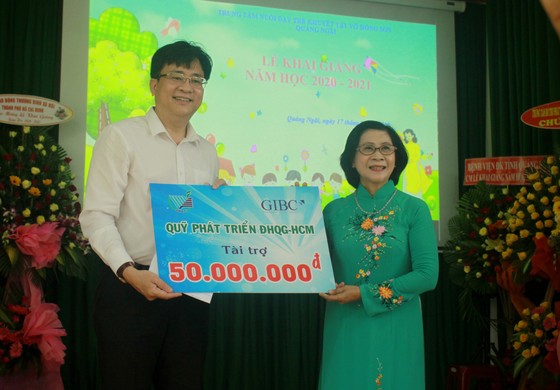 Khoảng 2 tỷ đồng hỗ trợ Trung tâm Nuôi dạy trẻ khuyết tật Võ Hồng Sơn ảnh 6