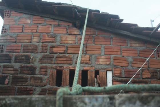 Giăng lưới, cột dây chằng chống nhà cửa ứng phó bão số 10 ảnh 9