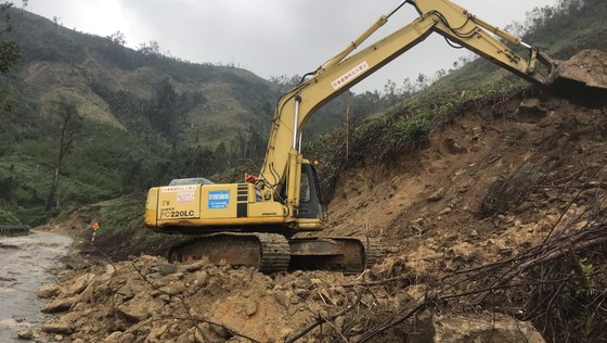 Cơ bản khắc phục giao thông các tuyến huyết mạch ở Quảng Ngãi ảnh 2
