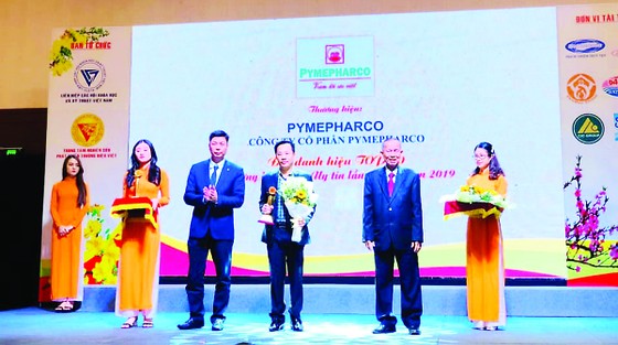 Pymepharco nhận Cúp Vàng Tốp 10 “Thương hiệu Việt uy tín lần thứ 15” 