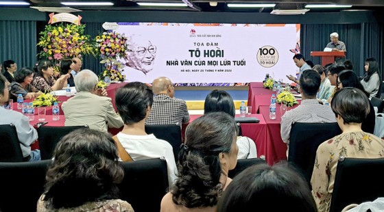 Nhớ Tô Hoài - một nhà văn hồn hậu ảnh 1