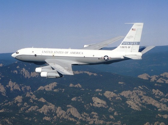 Một máy bay Boeing OC-135B của Mỹ trong nhiệm vụ bầu trời mở. Ảnh: Không quân Mỹ