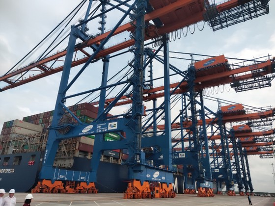 Thủ tướng Nguyễn Xuân Phúc thị sát cảng nước sâu Cái Mép – Thị Vải ảnh 2