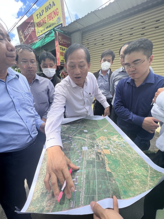 Kiểm tra thực địa dự án Vành đai 3 đoạn đi qua huyện Bình Chánh