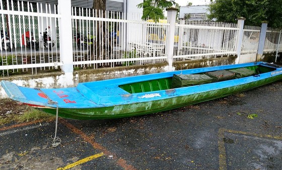 Bắt giữ phương tiện vận chuyển hơn 23.000 bao thuốc lá ngoại ảnh 2