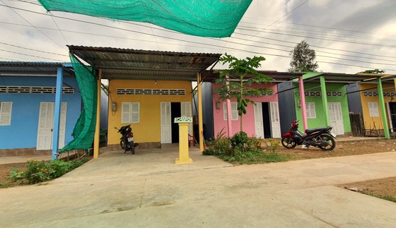 Lung linh “Sắc màu phum sóc” ảnh 10
