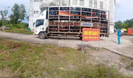 Sóc Trăng, Quảng Ngãi đón người dân từ TPHCM về quê ảnh 3