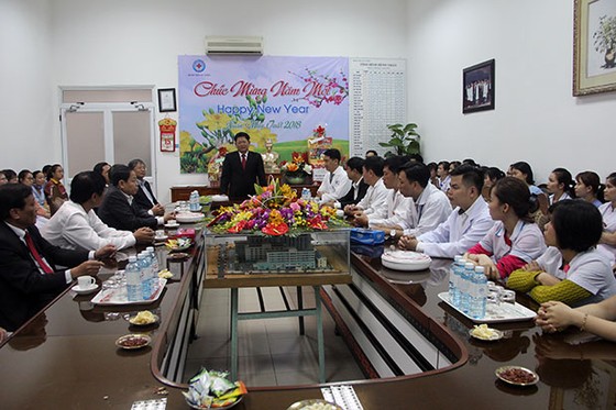 Lãnh đạo TP Đà Nẵng thăm và chúc tết các đơn vị “trực chiến” đêm giao thừa ảnh 3