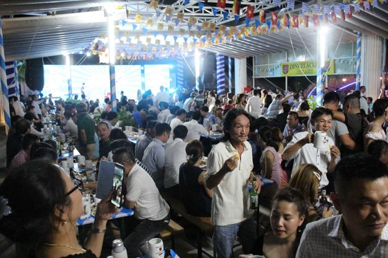 2.000 người tham gia lễ hội bia Đức tại Đà Nẵng