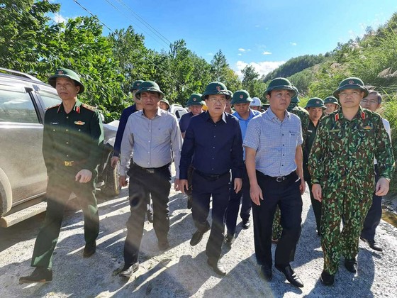 Thảm họa sạt lở vùi lấp người ở Trà Leng, Trà Vân: Tìm được 14 thi thể, 14 người chưa tìm được ảnh 32
