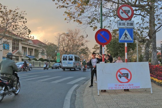 Đà Lạt cấm xe trên nhiều tuyến đường dịp Festival hoa ảnh 1