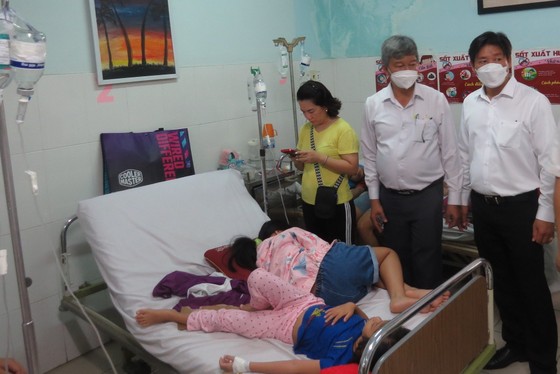 Vụ ngộ độc ở Trường Ischool Nha Trang: Ghi nhận 648 trường hợp, Bộ Y tế tăng cường chuyên gia hỗ trợ ảnh 1