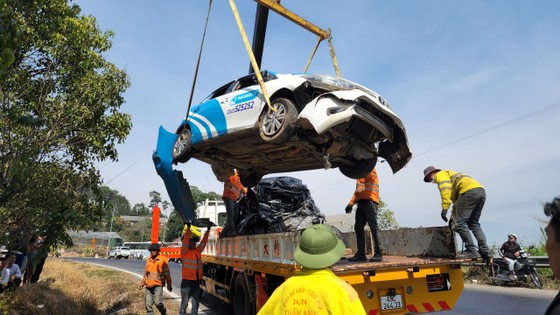 Đà Lạt: Nhiều ô tô hư hỏng sau vụ tai nạn liên hoàn trên đèo Mimosa ảnh 3