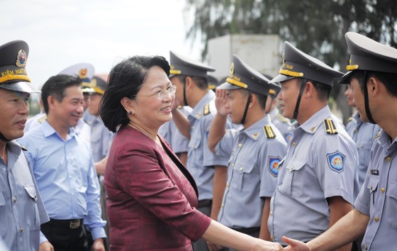 Phó Chủ tịch nước Đặng Thị Ngọc Thịnh thăm lực lượng Kiểm ngư Việt Nam tại Vùng 4 Hải quân