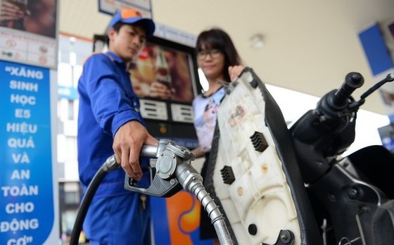 Giá xăng dầu đồng loạt giảm mạnh từ chiều nay 13-11