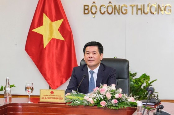 Bộ trưởng Nguyễn Hồng Diên trả lời báo chí ngày 10-9 ảnh 1