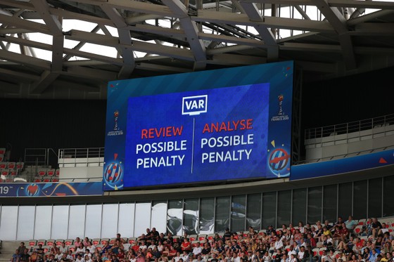 World Cup nữ 2023: VAR và những điều mới mẻ mà đội tuyển bóng đá nữ Việt Nam sẽ trải nghiệm ảnh 1