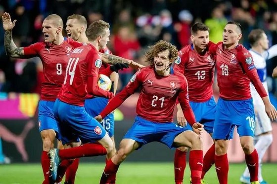 Niềm vui chiến thắng của các cầu thủ Moldova