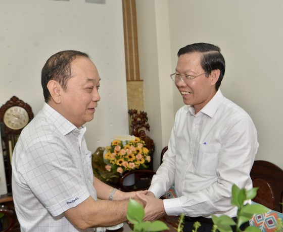 Lãnh đạo TPHCM thăm các nhà giáo tiêu biểu ảnh 3