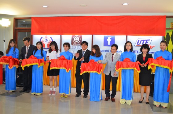 Đại học đầu tiên khánh thành studio và kênh truyền hình ảnh 1