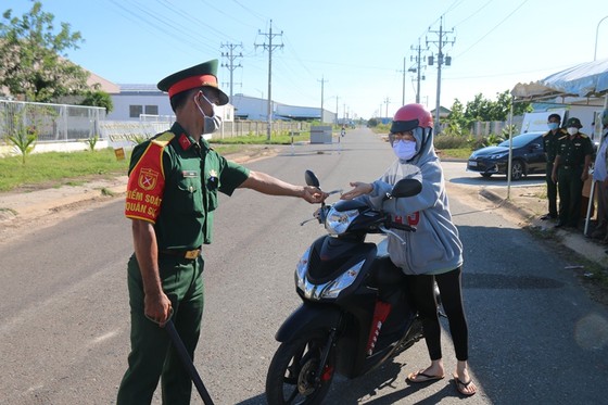 Đã có phương án giảm tải cho chốt kiểm soát “vùng đỏ” trên quốc lộ 28 qua tỉnh Bình Thuận ảnh 3