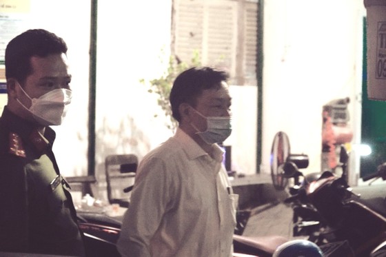 Tiếp tục khám xét nơi làm việc, nhà riêng các nguyên lãnh đạo UBND tỉnh Bình Thuận ảnh 3