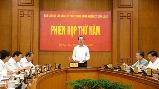 Chủ tịch nước Trần Đại Quang phát biểu tại Phiên họp thứ năm Ban Chỉ đạo Cải cách tư pháp Trung ương. Ảnh: VGP