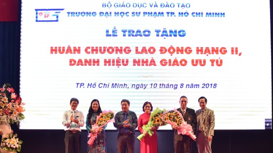 ĐH Sư Phạm TPHCM trao danh hiệu Nhà giáo ưu tú ảnh 1