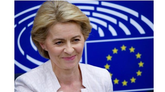 Tân Chủ tịch Ủy ban châu Âu (EC) Ursula von der Leyen trong cuộc họp báo sau khi đắc cử tại trụ sở Nghị viện châu Âu ở Strasbourg, Pháp ngày 16-7. Ảnh: THX/TTXVN