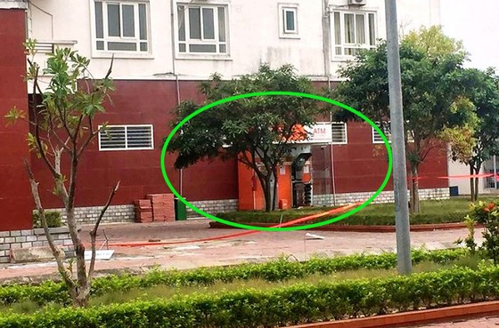 Sơ tán 1.000 người dân, gỡ 10 thỏi nghi chất nổ ở cây ATM sát chung cư ảnh 1