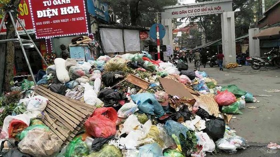 Hà Nội “ngộp thở” vì rác! ảnh 5 Hà Nội “ngộp thở” vì rác! ảnh 5