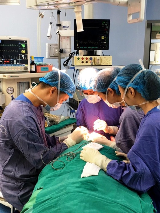 Nam thanh niên bị trúng 50 viên đạn hoa cải trong lúc ẩu đả ảnh 1