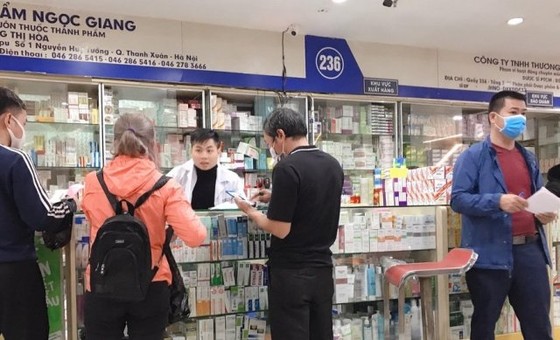 Người có triệu chứng cảm cúm, ho sốt khi mua thuốc phải khai báo về bản thân ảnh 1