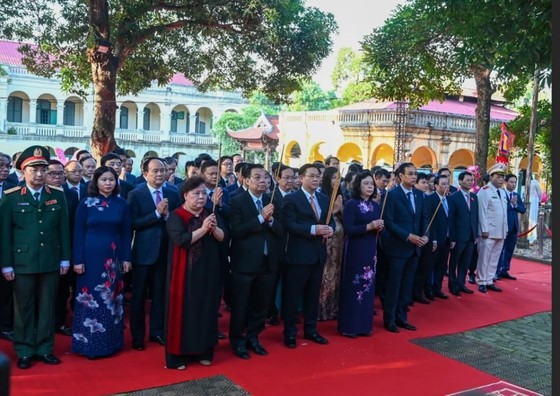 Phát huy truyền thống ngàn năm văn hiến, quyết tâm xây dựng, phát triển Thủ đô vững mạnh ảnh 1