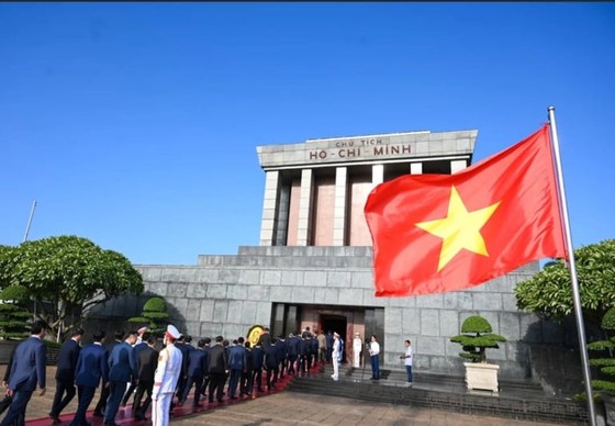 Phát huy truyền thống ngàn năm văn hiến, quyết tâm xây dựng, phát triển Thủ đô vững mạnh ảnh 3