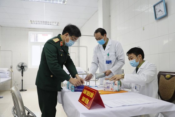 Sáng nay, Việt Nam chính thức tiêm thử nghiệm vaccine Nano Covax: "Bắt đầu trận đánh lớn" ảnh 10