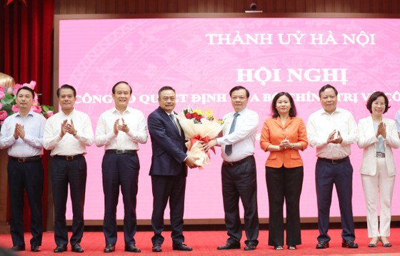 Đồng chí Trần Sỹ Thanh giữ chức Phó Bí thư Thành ủy Hà Nội, giới thiệu bầu giữ chức Chủ tịch UBND TP Hà Nội ảnh 4