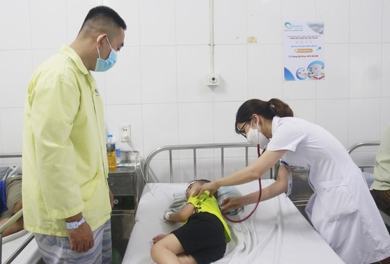 Hơn 2.600 người mắc cúm “trái mùa”, nhiều ca suy hô hấp nhập viện điều trị ảnh 2
